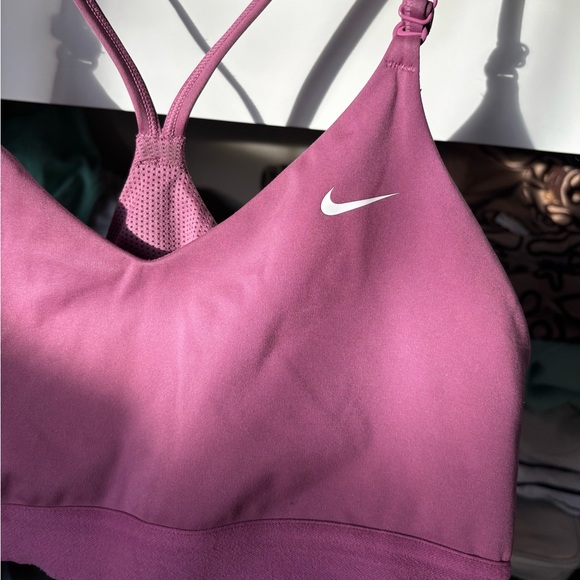 Nike Women's mauve Sports Bra - Picture 2 of 3